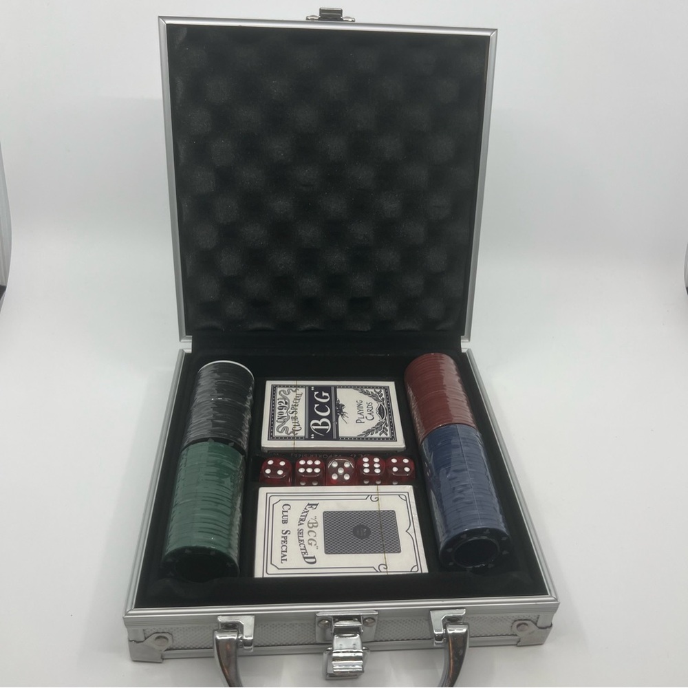 New sealed Poker set BCG Club Special No.92 chips dice playing cards dealer case